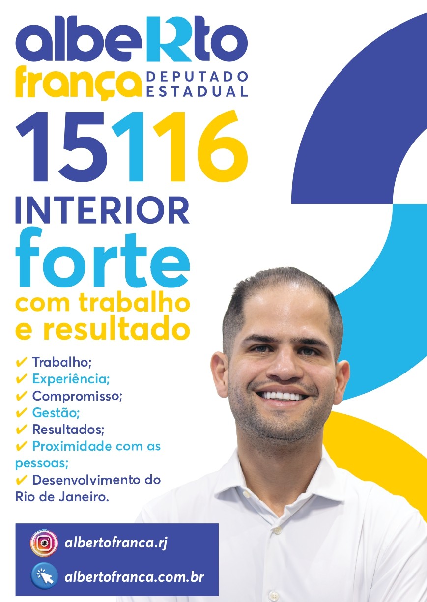 Alberto França conversando com moradores